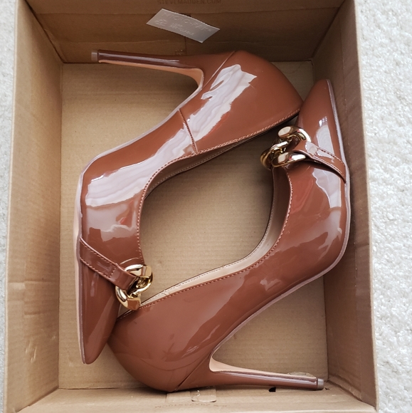 **SOLD** Steve Madden Zilday high heel pumps. - Picture 1 of 8